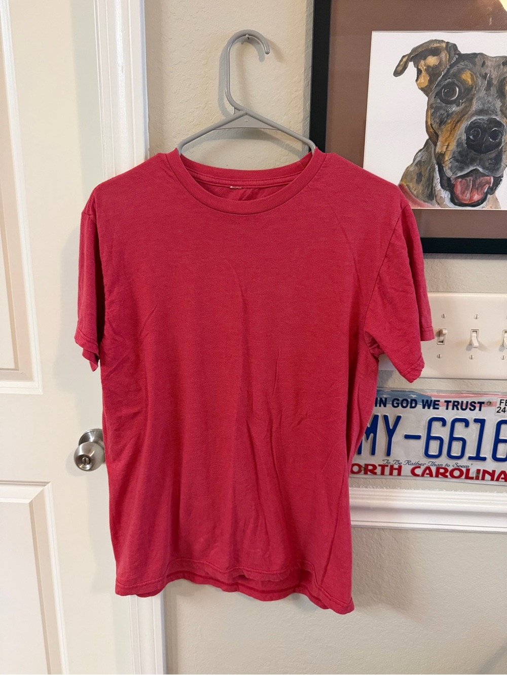 Men's Classic Crew Neck T-Shirt in Red